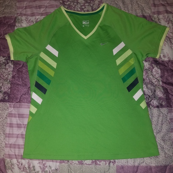 Nike tee - Picture 1 of 2